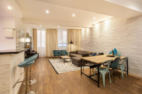 Отель COULEE VERTE 2 Bedrooms in the old town at 5 min from the sea  Ницца
